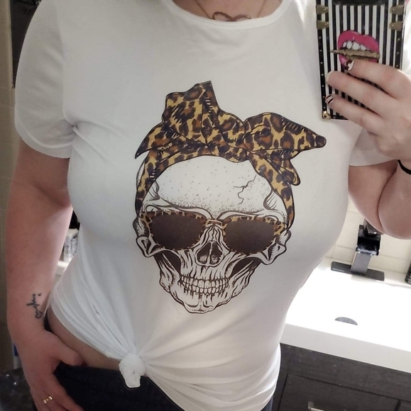 Adorable Leopard Print Skull Tshirt - Picture 2 of 3